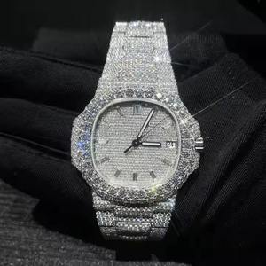 Montre de luxe la plus vendue pour homme, style hip-hop, entièrement pavée de diamants Moissanite, en acier inoxydable, personnalisable, disponible à la vente - Product Image 1