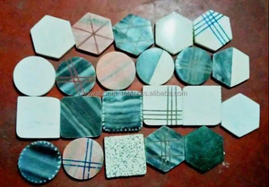 Ensemble de sous-verres en résine époxy faits à la main classiques tapis et tampons en bois colorés pour décor de café de bureau et de bar de restaurant d'hôtel - Product Image 4