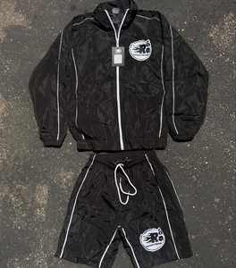 Conjunto de dos piezas para hombre 2026: Chándal cortavientos reflectante de nailon con cremallera y pantalones cortos para hombre - Product Image 3