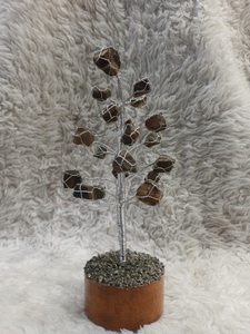 Escultura de árbol de ojo de tigre hecha a mano con base de madera para decoración del hogar - Product Image 2