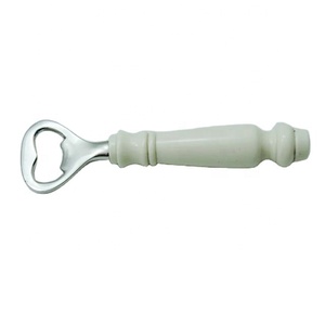Abrebotellas de resina chapada en plata con mango de resina blanca hecho a mano gran oferta regalos de boda baratos para invitados Material de Metal - Product Image 1