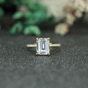 Anillo de Compromiso de Moissanita con Corte Esmeralda, Plata de Ley 925, Chapado en Oro, Anillo con Banda Pavé, Joyería de Boda para Mujer, Venta al por Mayor Personalizada - Product Image 1