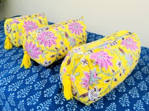 Ensemble de 3 trousses de maquillage vintage matelassées faites à la main en coton imprimé au bloc, pour l'organisation de cosmétiques, pochette artisanale avec fermeture éclair résistante à l'eau - Product Image 3