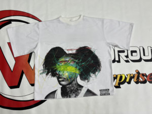 Camisetas gráficas de streetwear extragrandes, personalizadas, de alta calidad, con logotipo impreso en DTG, DTF, serigrafía o puff print, con MOQ bajo para OEM. - Product Image 1