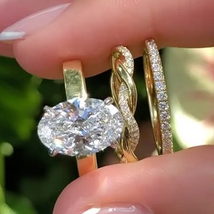 Bague de Fiançailles Ovale au Design Premium, Demi-Bague de Mariage Torsadée, Diamant D VVS Clarity, Plaqué Or sur Argent, En Promotion, Export - Product Image 4