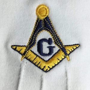 Gants maçonniques jaunes avec compas carré et broderie G, fabriqués en 100 % coton - Product Image 2