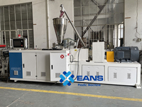 Ligne de production de panneaux de porte en plastique WPC PVC Fenêtre Profilés Persiennes Platelage Machine de fabrication de panneaux de porte WPC