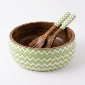 ชุดชามสลัดไม้พร้อมช้อนเสิร์ฟ 2 ชิ้น ชามเสิร์ฟทรงกลมขนาดใหญ่ 12 นิ้ว สีส้มลายเชฟรอนเคลือบเงา สำหรับใส่ผลไม้และผัก - Product Image 4