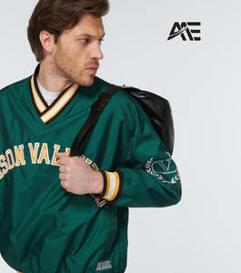 เสื้อสเวตเชิ้ตคอวีสีเขียวสำหรับผู้ชาย จัดส่งเร็วแบบกำหนดเอง สไตล์วินเทจ วาร์ซิตี้ น้ำหนักเบา สวมใส่สบายๆ สตรีทแวร์ มีฮู้ด - Product Image 6