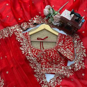 Sari en soie lourde de qualité supérieure avec broderie de fils et de paillettes, et chemisier non cousu assorti, prix de gros par Royal Export - Product Image 5