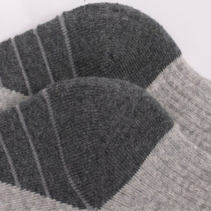 <b>Men's</b> Autumn Comfortable Breathable Anti-Slip Eco-Friendly Quick Dry Durable Spandex/Polyester Sports <b>Socks</b> with Custom Logo - Product Image 5