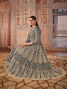 Traje Anarkali Moderno Bordado de Tela de Red Semisellada para Bodas y Diwali - Largo hasta el Suelo, Corte Regular - Product Image 6