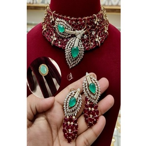 สร้อยคอชุบทองคุณภาพพรีเมียมสวยงาม ประดับด้วยโมอิสซาไนต์แท้แบบดับเบิ้ล พร้อมต่างหูและชุดแหวนดับเบิ้ลปรับขนาดได้ - Product Image 1