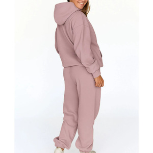 ชุดวอร์มผู้หญิงแบบสองชิ้นสำหรับฤดูหนาว ผ้าฟลีซคุณภาพสูง ขายส่ง รับผลิตตามแบบ สำหรับวิ่งและออกกำลังกาย - Product Image 6