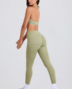 Conjunto de 2 Piezas de Yoga para Mujer, Spandex y Poliéster, Diseño Sólido, Transpirable, de Secado Rápido, Ecológico, Cintura Alta, Leggings Cortos hasta la Rodilla, Top Halter - Product Image 5