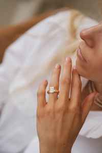 Anillo de compromiso solitario con diamante radiante de 3.02 CT cultivado en laboratorio para mujer, oro sólido de 14K, regalo de boda para parejas - Product Image 5