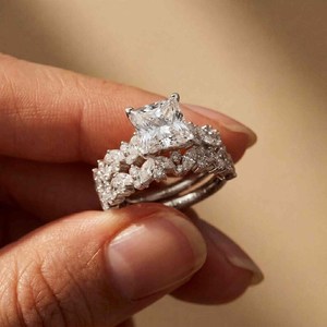Precioso anillo de compromiso de moissanita con corte princesa de 1 quilate para mujer, plata 925, regalo de promesa para amantes. - Product Image 2