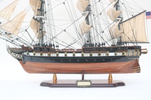 Maqueta de Barco de Vela de Madera Hecha a Mano - Réplica a Escala de un Clásico Buque Naval, Decoración de Escritorio, USS Constellation - Product Image 6