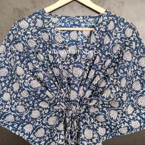 Robe Kimono Asymétrique à Col en V et Taille Haute, Imprimé Floral Indigo Exquis, Faite à la Main, Écologique, Collection 2026, Meilleure Vente - Product Image 3