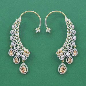 Compre Pendientes de Circonita Cúbica para Mujer de Kanhai Jewels, Hechos a Mano, Calidad de Exportación, con Baño de Dos Tonos - Product Image 4