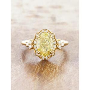 Anillo de Diamantes de Corte Ovalado Amarillo Elegante con Piedras Laterales Redondas, Anillo de Compromiso con Halo de Oro Amarillo de 14K, Regalo de Boda para Mujer - Product Image 1
