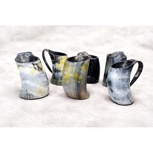 Jarra de Cuerno Vikinga Natural Hecha a Mano para Beber Cerveza, Estilo Medieval, con Base de Madera al Mejor Precio - Product Image 6