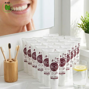 Pasta Dental Herbal Tailandesa KCM Smiles con Ingredientes Naturales para Alivio de Dientes Sensibles y Refrescante Bucal - Product Image 2