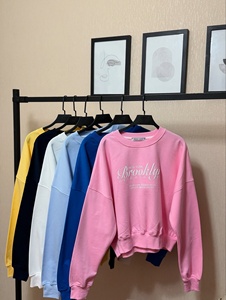 Sweat-shirt en molleton ample et court pour femme, avec imprimé graphique frontal, ourlet côtelé et manches tombantes, taille L - Product Image 4