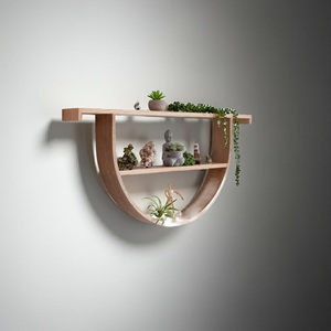 Estante de pared de madera tallada con diseño minimalista, soporte de almacenamiento de cinco niveles para decoración del hogar y sala de estar - Product Image 2