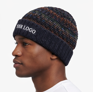 Bonnet en tricot côtelé texturé multicolore avec logo personnalisé OEM, bonnet unisexe tricoté à la main avec logo brodé, bonnet d'hiver multicolore - Product Image 4