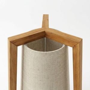 Lampe de table en bois sur trépied au design moderne et personnalisé pour la décoration de la chambre à coucher - Product Image 3