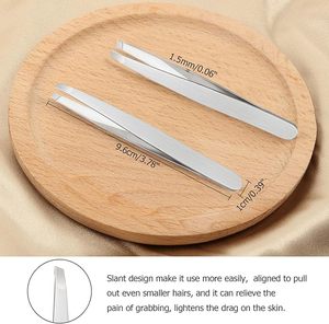 Pince à épiler en acier inoxydable à pointe inclinée pour sourcils, finition argentée, pour une sélection précise - Réutilisable et légère - Product Image 6