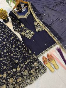 Ensemble de robe indienne pakistanaise en soie bleu marine brodée avec dupatta et chaussures assorties pour les occasions de mariage - Product Image 1