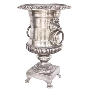 Florero de Metal Estilo Americano para Arreglos Florales, Centros de Mesa para Bodas, Floreros con Acabado Plateado Brillante - Product Image 1