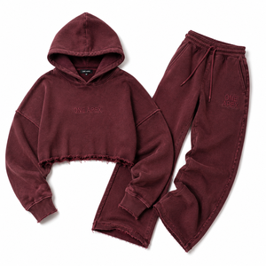 Conjunto deportivo de sudadera con capucha corta y pantalón de pierna ancha ONE APEX para mujer, con lavado ácido y efecto desgastado, color borgoña, de felpa francesa gruesa, 100% algodón. - Product Image 2