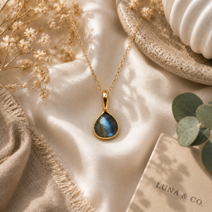Collier cœur en labradorite, pierre de naissance |   Pendentif en pierre précieuse naturelle |   Chaîne de bijoux plaquée or à la mode pour la fabrication de bijoux - Product Image 1