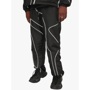 Ensemble de survêtement noir pour homme avec passepoil contrastant, veste coupe-vent à capuche et pantalon de jogging, 2 pièces, style streetwear et techwear, vente en gros - Product Image 2