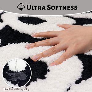 Alfombra de baño larga negra de 20x47 pulgadas con diseño divertido para bañera, dormitorio y ducha - Product Image 3