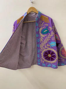 Abrigo de Invierno con Bordado Suzani Hecho a Mano en Jaipur, India, Chaqueta de Algodón, Ropa Boho para Festivales, Prenda Étnica Tradicional Hecha a Mano - Product Image 2