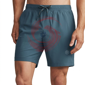 Shorts de sport pour homme en maille respirante à séchage rapide, taille élastique, fentes latérales, décoration vintage, poche arrière zippée, couleur unie - Product Image 1