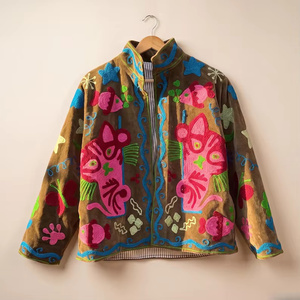 Blouson bomber en velours Suzani fait main, réversible, vintage, bohème, court, coloré, à motifs floraux brodés, automne-hiver, en coton - Product Image 1