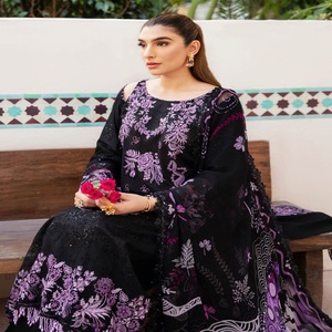 Robes Panjabi pakistanaises brodées sur la pelouse pour femmes Costumes trois pièces Designers pakistanais par Ramsha Vol ANDAAZ - Product Image 3