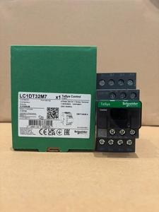 Contactor Schneider TeSys D Control LC1DT32M7 4P (4 NO) AC 1 440V 32A 220V AC 50/60Hz Bobina de Cuatro Fases Jakarta Raya - Product Image 1