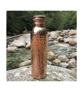 Bouteilles d'eau en cuivre de haute qualité à prix avantageux, martelées et polies miroir. - Product Image 2