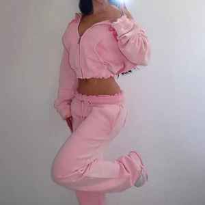 Ensemble de survêtement deux pièces pour femme, collection 2026 : veste à capuche zippée et pantalon évasé, style streetwear hiver, couleur unie - Product Image 1