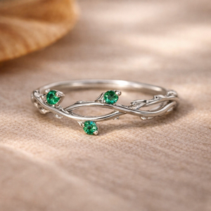 Bague en argent sterling 925 avec pierre d'émeraude ronde, design feuille Art Déco, bande en argent, cadeau d'anniversaire - Product Image 1