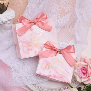 Boîtes à bonbons de mariage pliables exquises en gros, personnalisées pour les cadeaux de luxe magnifiques des invités, papier kraft biodégradable - Product Image 1