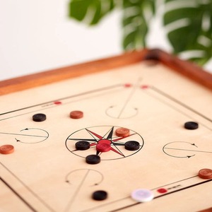 Jeu de Carrom en Bois, Forme Carrée, Table de Jeu Portable avec Disques Rouges, Jaunes et Noirs, Jeu de Dextérité pour 2 Joueurs - Product Image 2