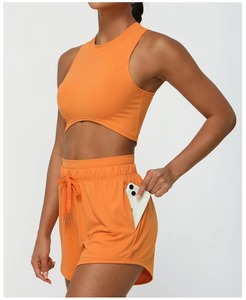 Conjunto de sujetador deportivo y shorts de yoga para mujer al por mayor personalizado - Sujetador deportivo ajustado con espalda cruzada y shorts de cintura media, tela transpirable de secado rápido para - Product Image 4