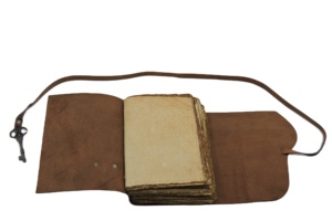 Journal de voyage en cuir avec fermeture à clé antique marron vintage personnalisé avec du papier de bord de plage recyclable fait à la main pour cadeau - Product Image 3